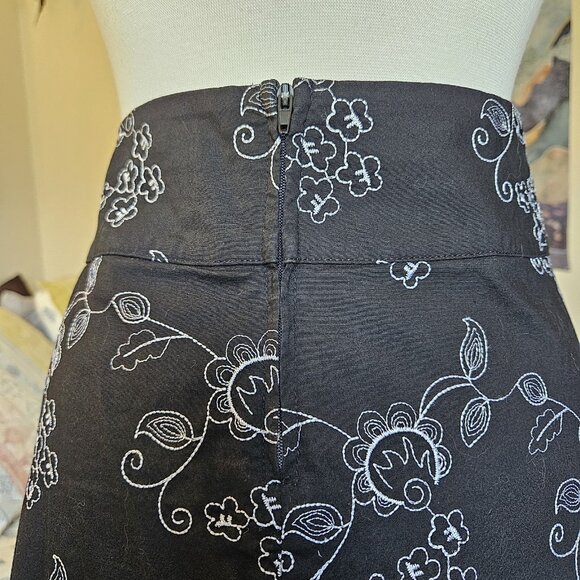 Skirt - Picture 6 of 11